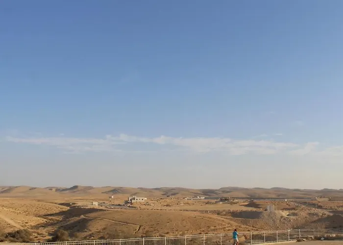 בית בלב מדבר Little House In The Desert